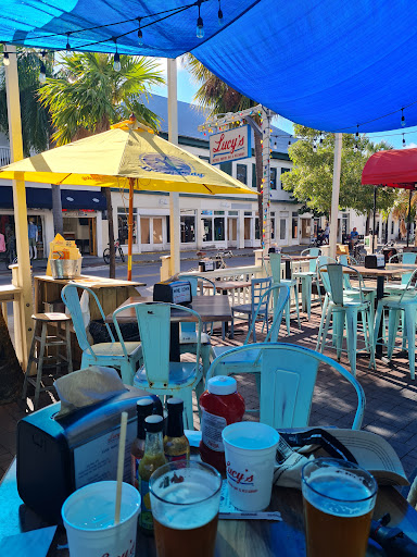 Lucy's Retired Surfers Bar & Restaurant